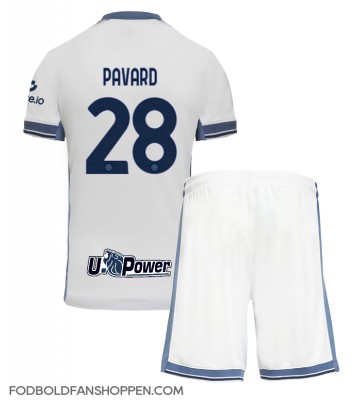 Inter Milan Benjamin Pavard #28 Udebanetrøje Børn 2024-25 Kortærmet (+ Korte bukser)